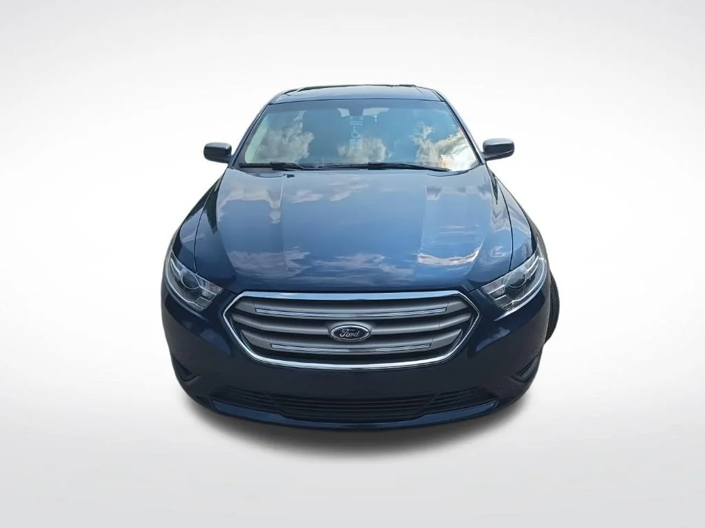 Used 2016  Ford SE image 2