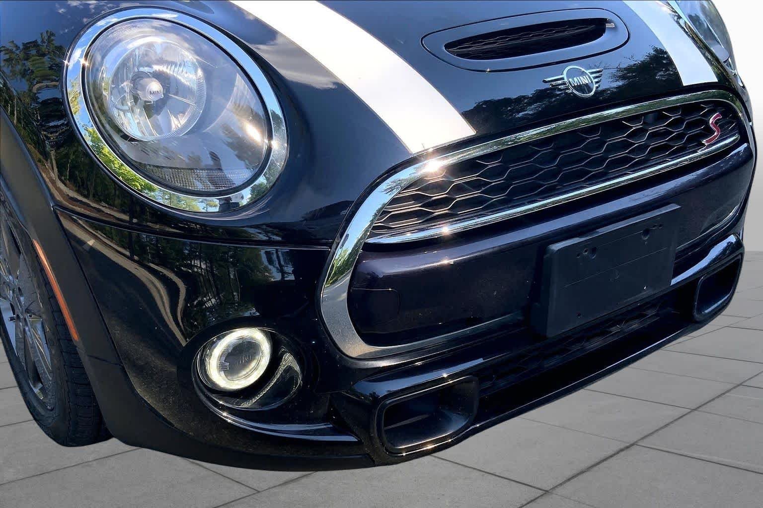 Used 2021 Midnight Black Metallic MINI Cooper S image 28