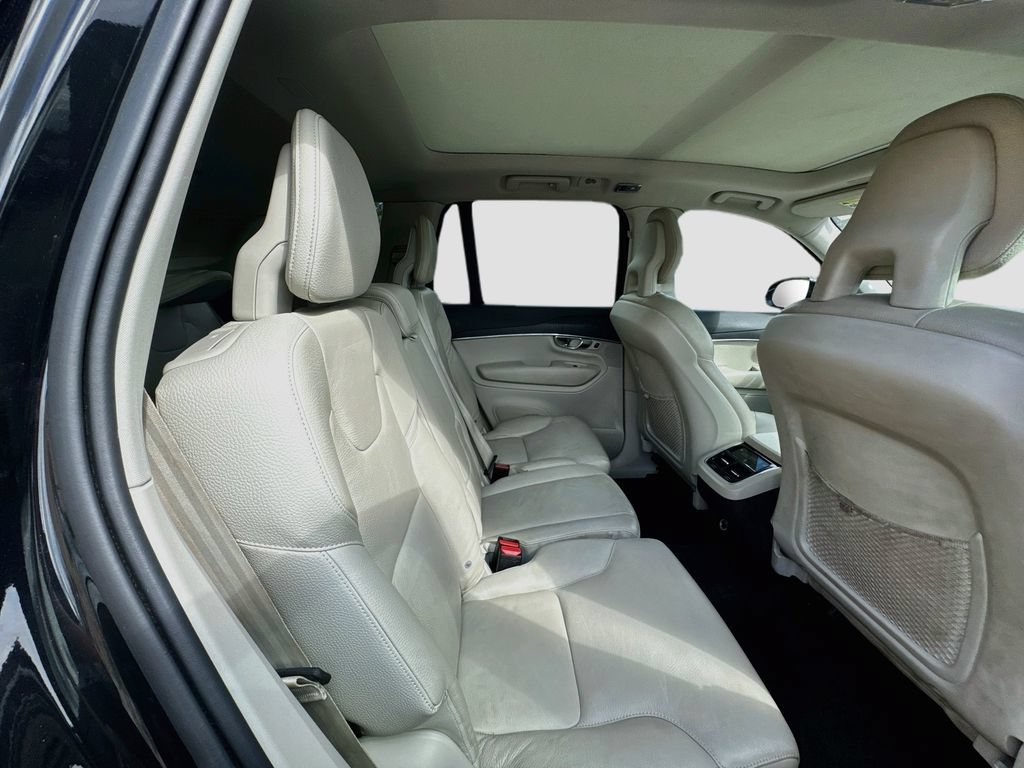 Used 2020 Black Volvo Momentum image 30