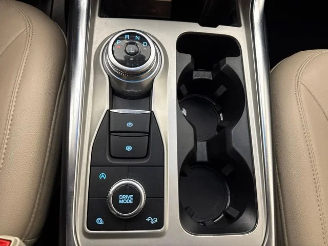 Used 2021 White Metallic Ford Limited image 18
