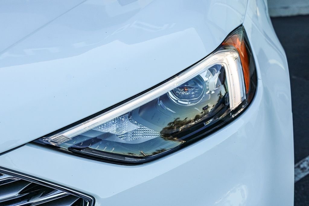 Used 2022 White Ford SEL image 5