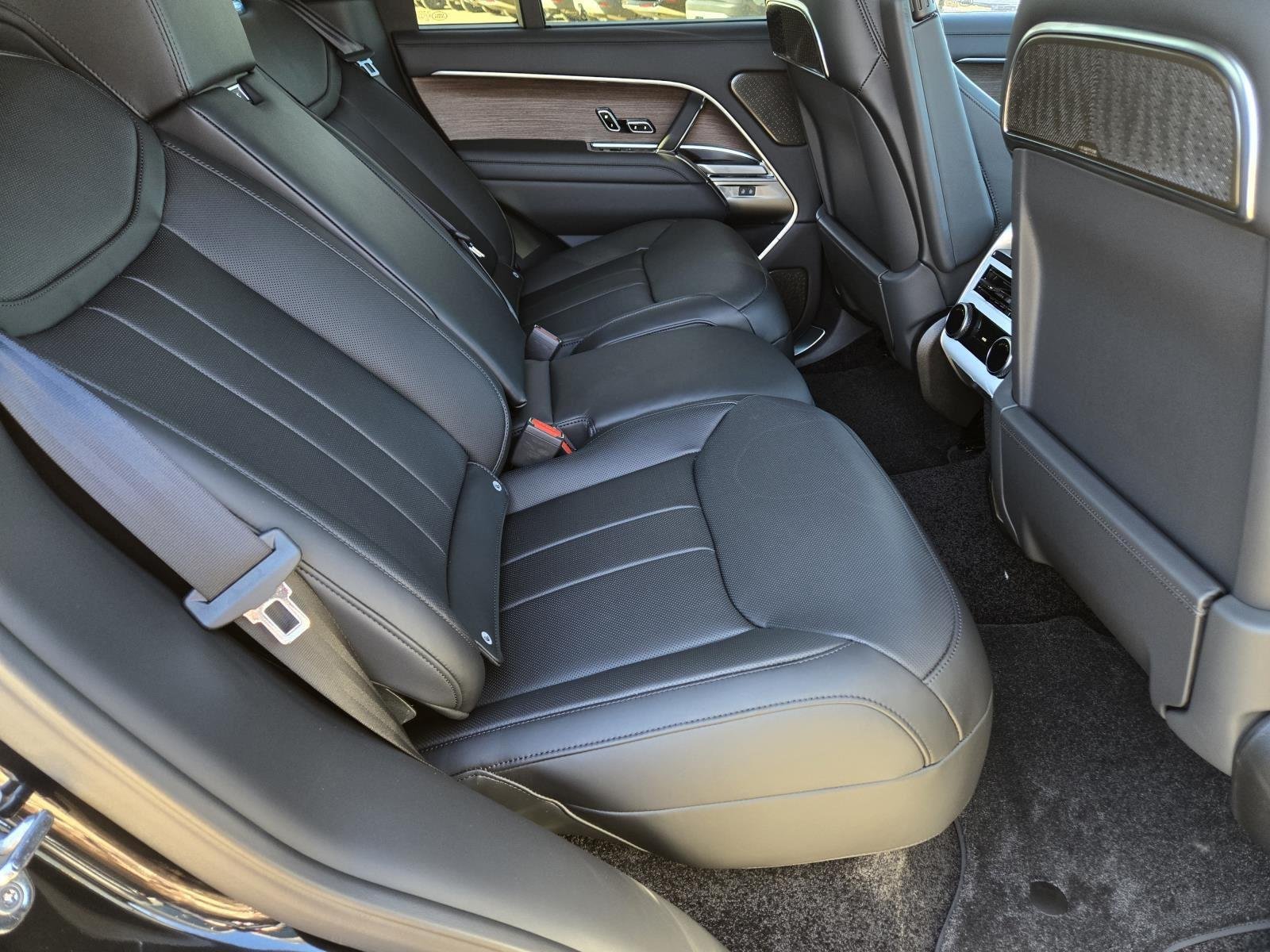 New 2026 Santorini Black LAND ROVER  image 25