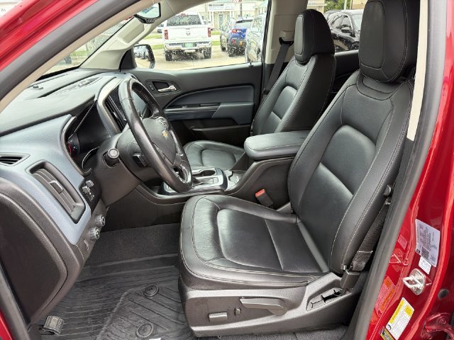 Used 2022 Red Chevrolet Z71 image 14