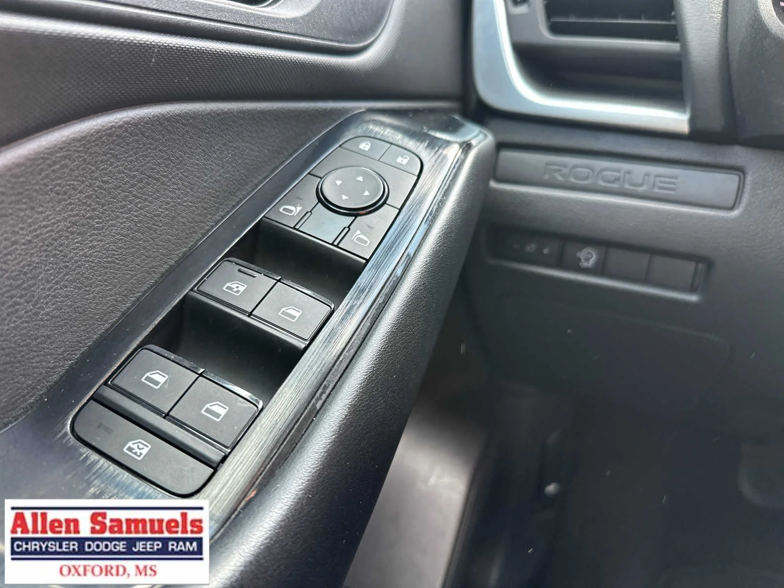 Used 2024 Super Black Nissan S image 19