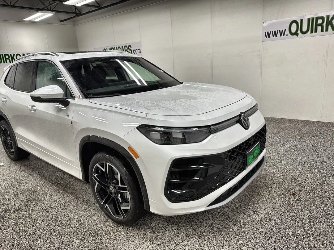 New 2026 Opal White Pearl Volkswagen SEL R-Line Turbo image 3