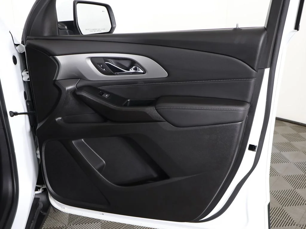 Used 2023 Summit White Chevrolet LT image 24