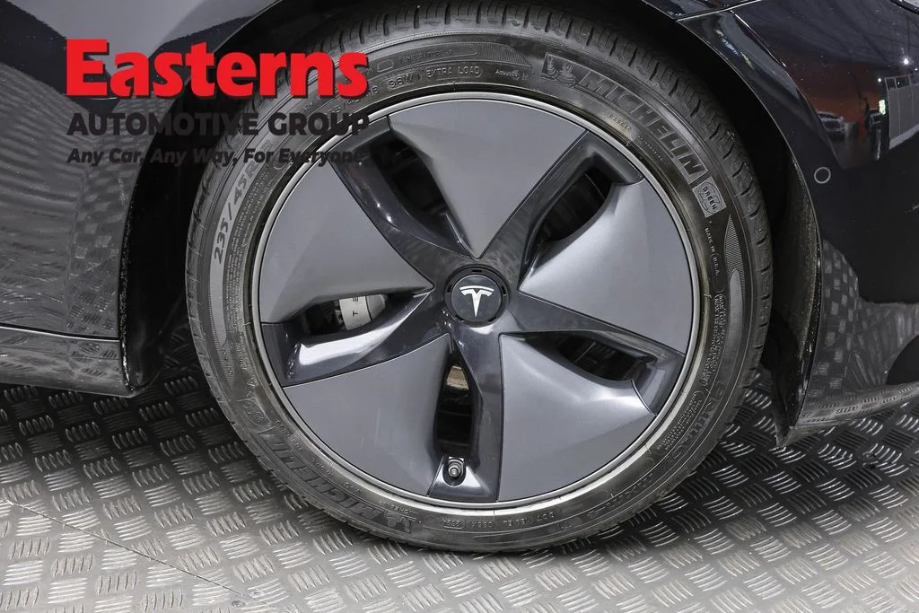 Used 2018 Black Tesla Long Range image 25