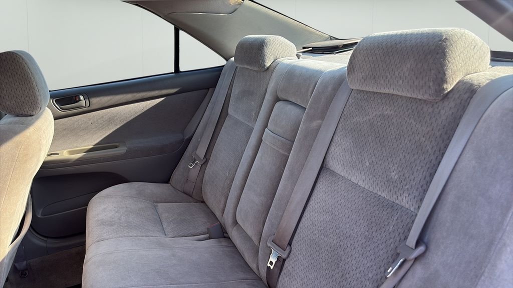 Used 2004 Black Toyota LE image 11