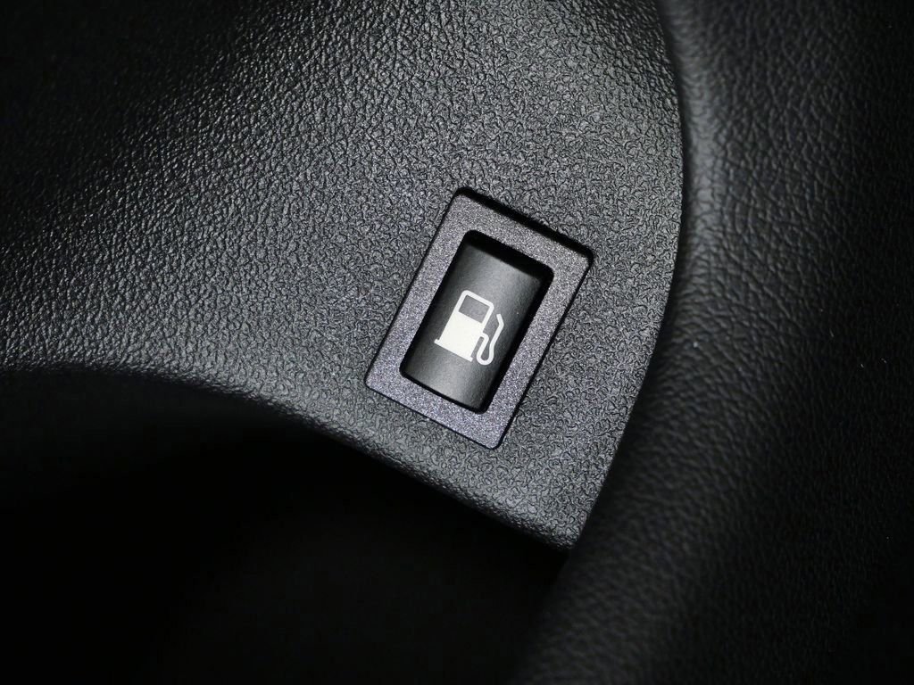 Used 2026 Black Sapphire Metallic BMW xDrive50e image 39