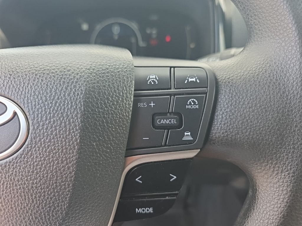 Certified Used 2025  Toyota LE image 17