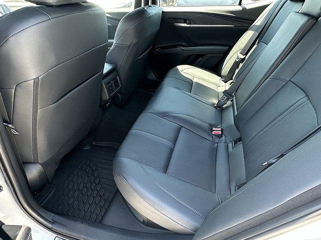 Certified Used 2025 WIND CHILL PEARL Toyota  image 17