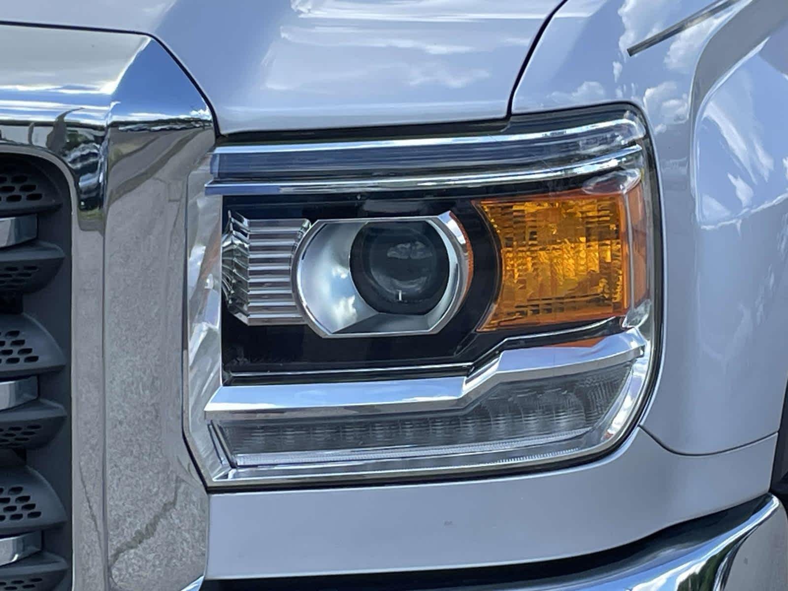 Used 2019 Quicksilver Metallic GMC  image 13