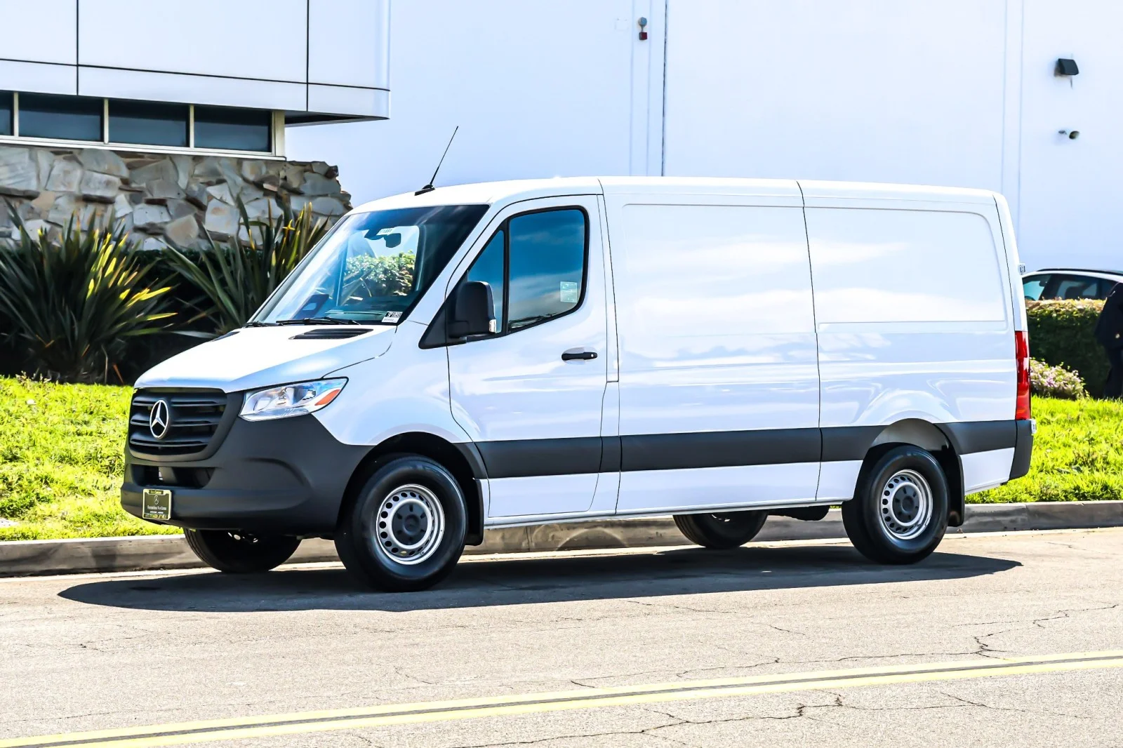 2025 Mercedes-Benz Sprinter 2500 144 WB HO's photo