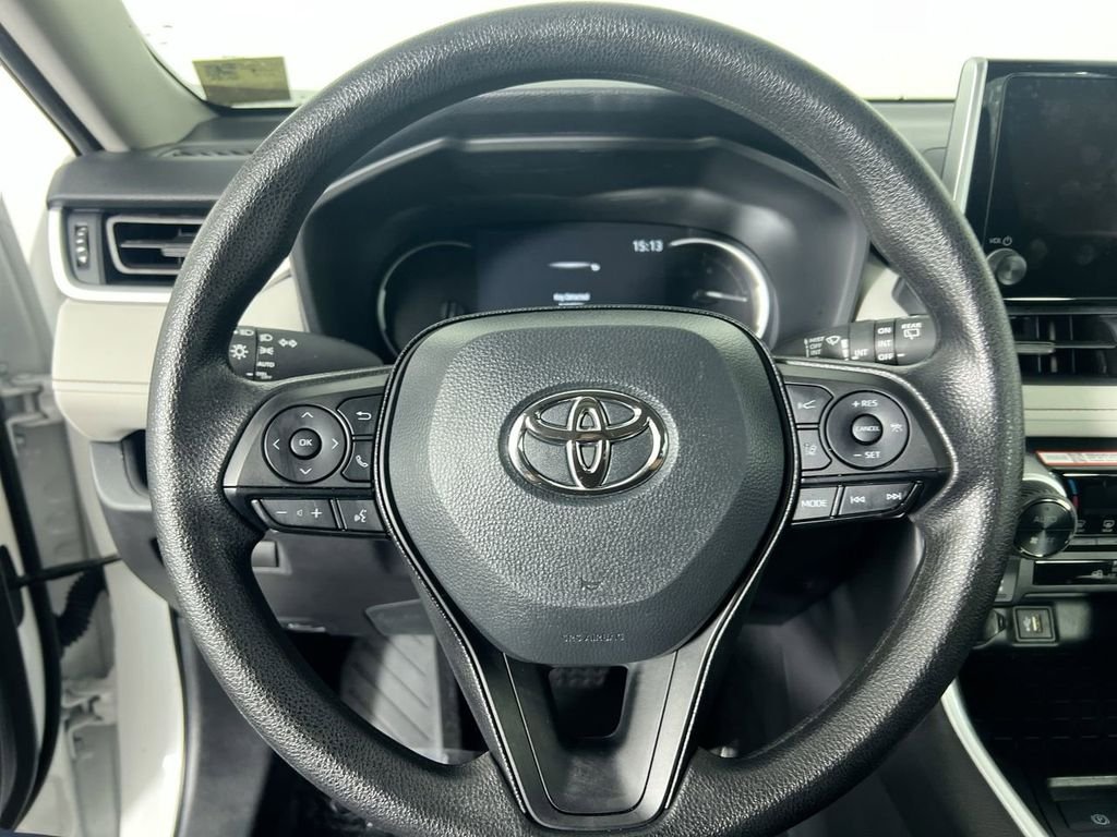 Used 2025 White Toyota XLE image 15