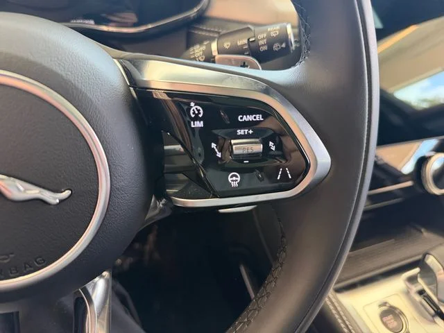 New 2025  Jaguar P400 R-Dynamic S image 23