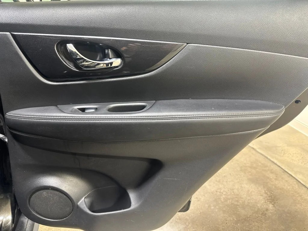Used 2017 Midnight Nissan S image 22