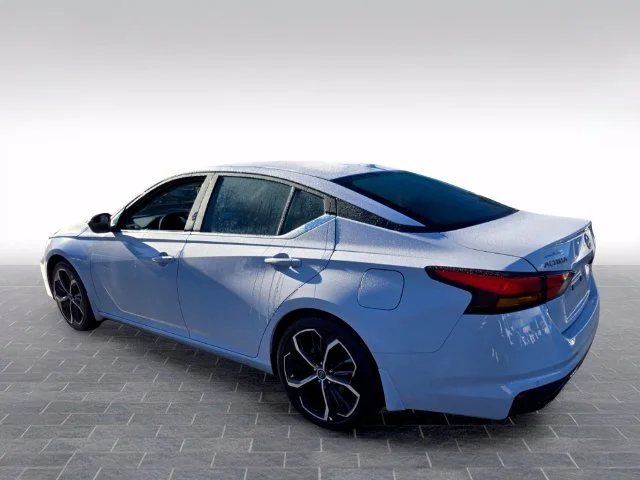 Used 2025 Gray Nissan SR image 5