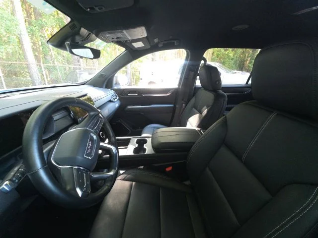 Used 2026 White GMC Elevation image 10