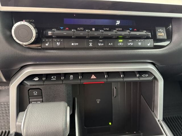 2025 Toyota Tundra Platinum - Photo 22