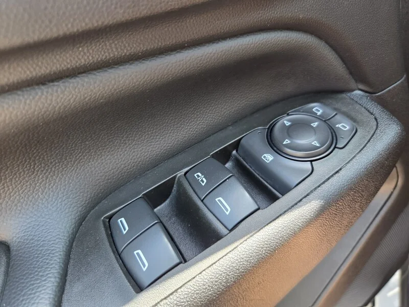 Used 2024 Summit White CHEVROLET LT image 29