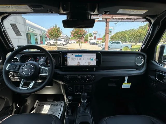2025 Jeep Wrangler 4-Door Sahara - Photo 28