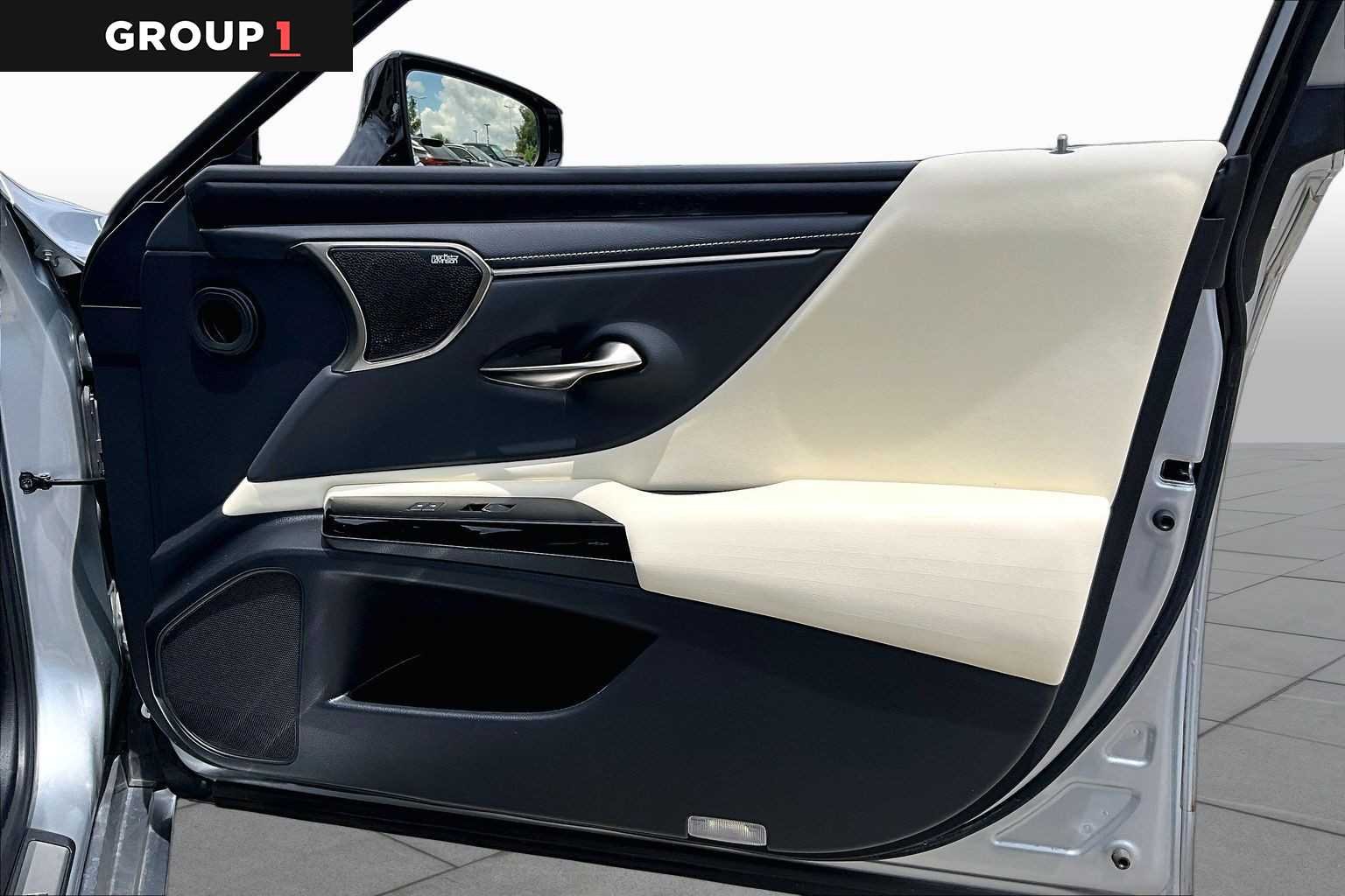 Used 2022 Iridium Lexus Luxury image 20