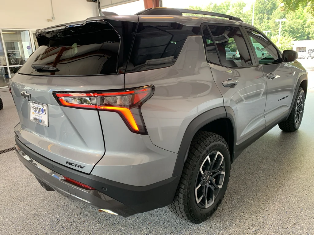 2027 Chevrolet Equinox ACTIV - Photo 11