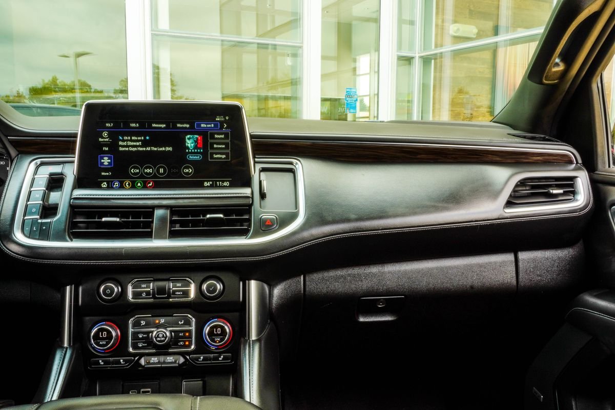 Used 2021 Black Chevrolet Z71 image 18