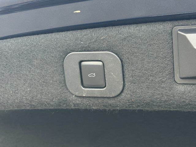 Used 2017 Black Lincoln Reserve image 40
