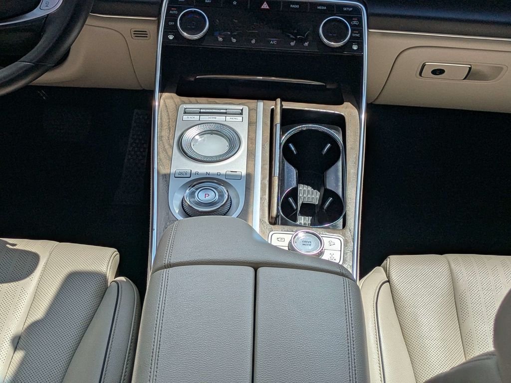 Used 2022 White Genesis 3.5T image 20