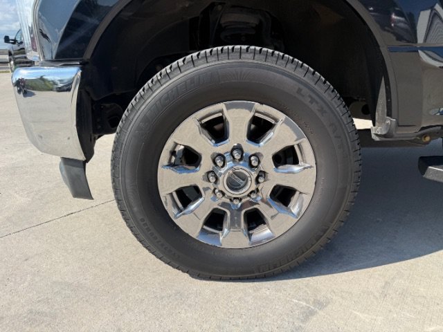 Used 2017 Black Ford Lariat image 10