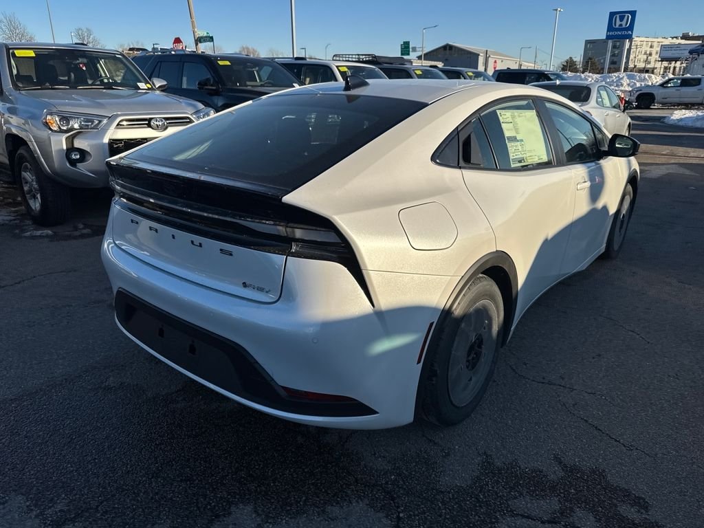 2026 Toyota Prius Plug-in Hybrid SE - Photo 15