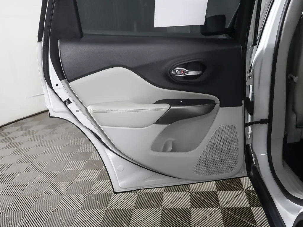 Used 2020 White Jeep Limited image 25