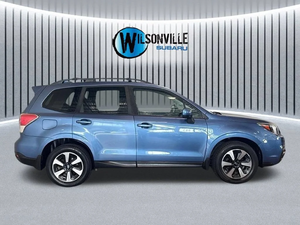Used 2017 Blue Subaru 2.5i Premium image 14