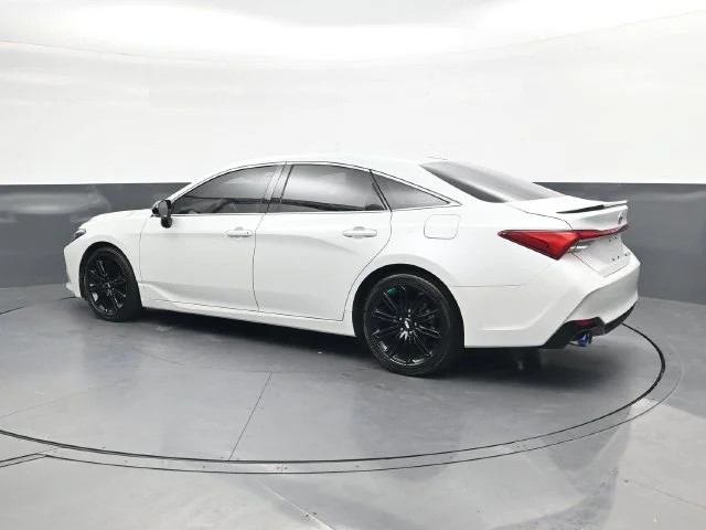 Used 2019 Pearl Toyota Touring image 7