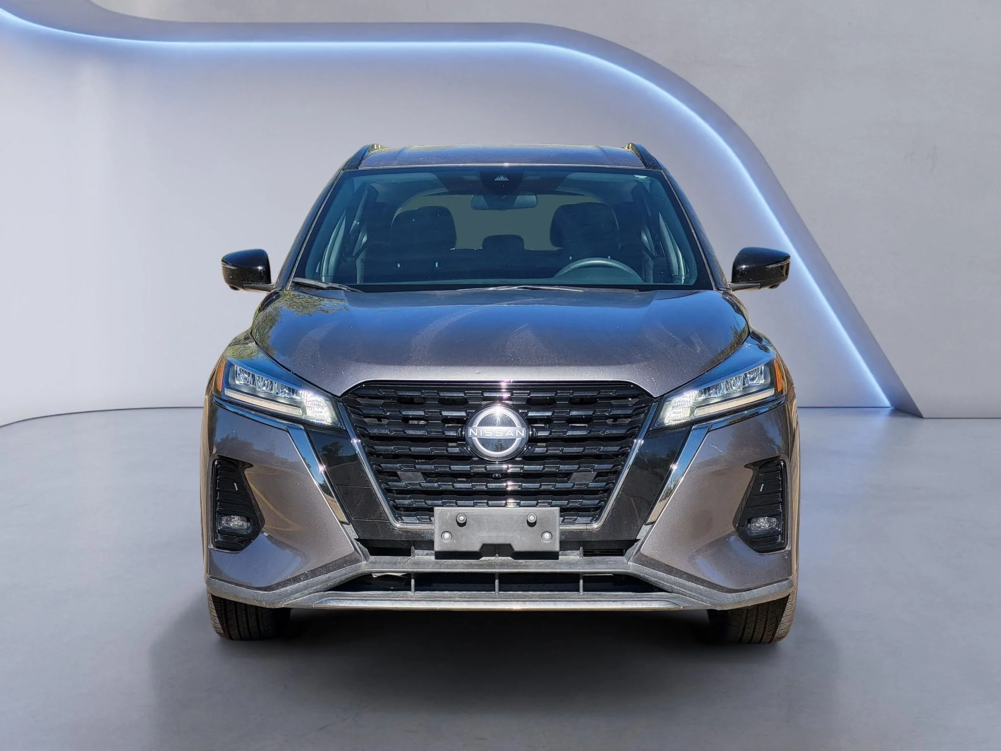 Used 2024 Boulder Gray Pearl Nissan SR image 2