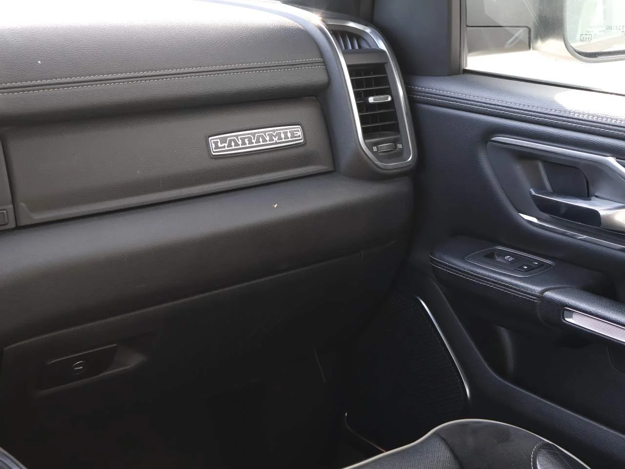 2024 RAM Ram 1500 Pickup Laramie - Photo 15