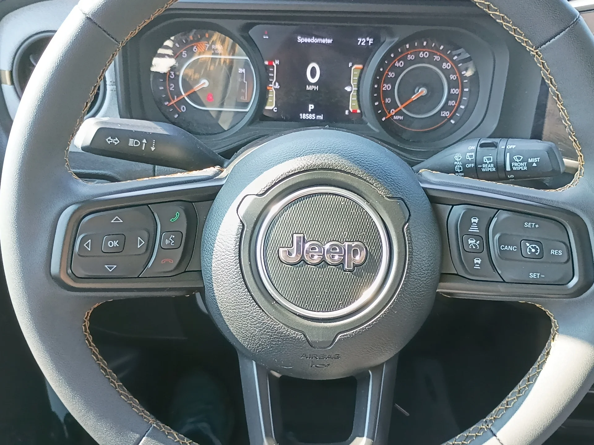 Used 2024 Earl Clear Coat Jeep Sport S image 20