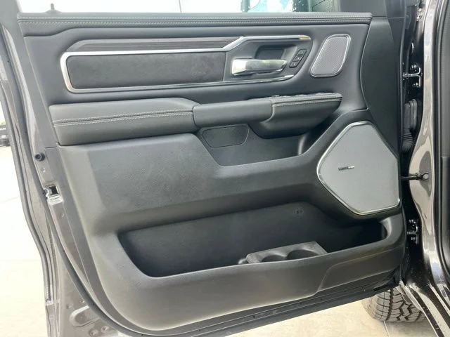 New 2026 Granite Crystal Metallic Clear-Coat Exterior Paint RAM Laramie image 17