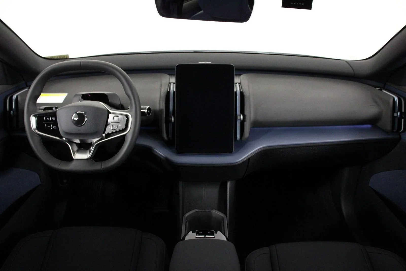 2025 Volvo EX30 Plus - Photo 5