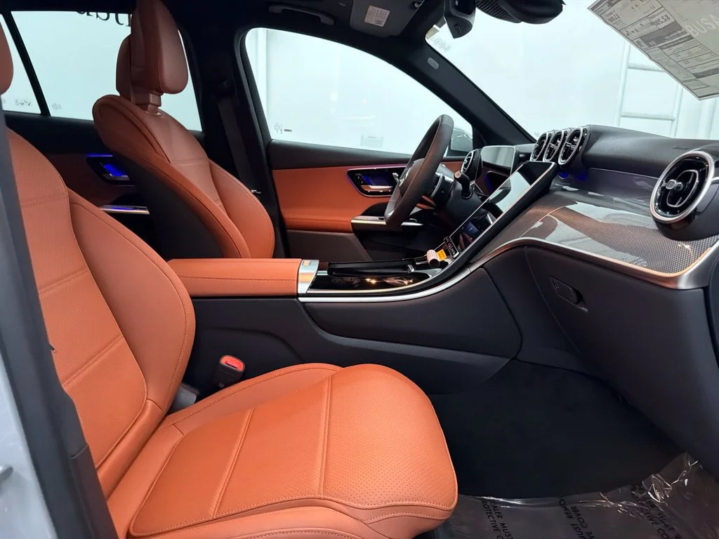 New 2027 White Mercedes-Benz GLC 300 image 28