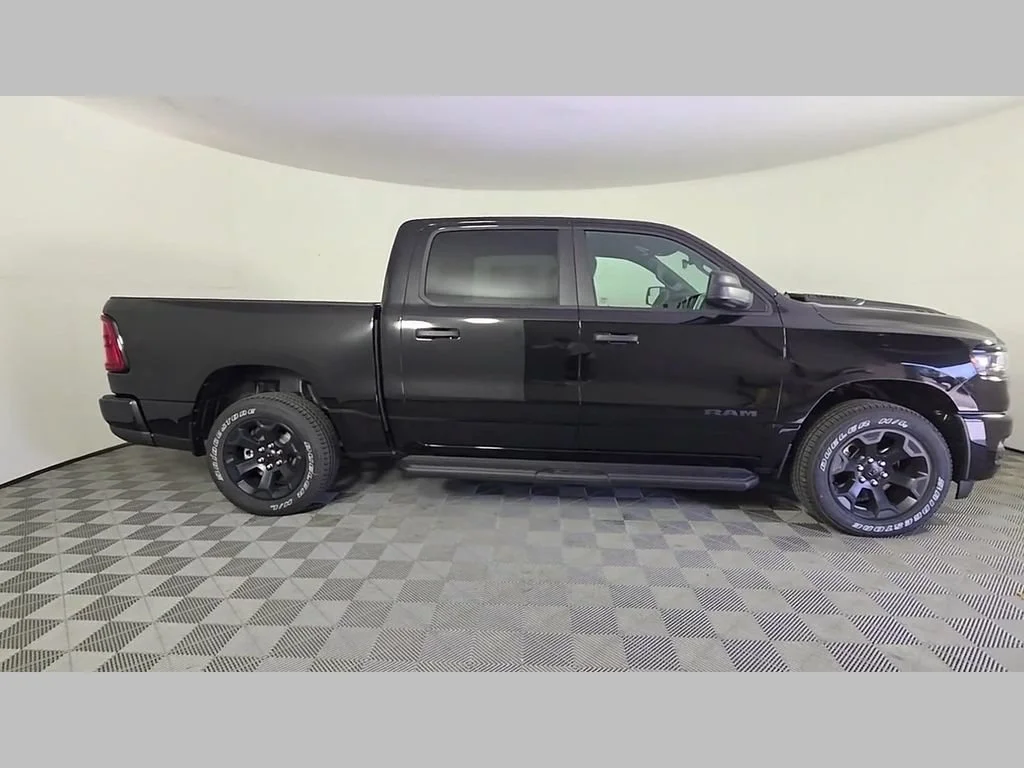New 2026 Diamond Black Crystal Pearlcoat RAM Express image 24