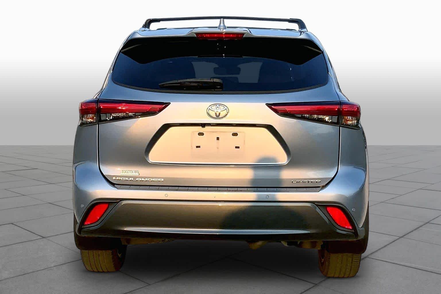 Used 2021 Moon Dust Toyota Limited image 5