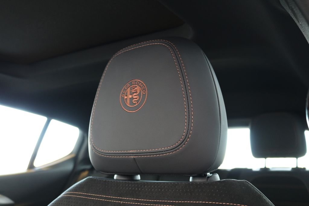 New 2025 Alfa Black Exterior Paint Alfa Romeo Intensa image 26