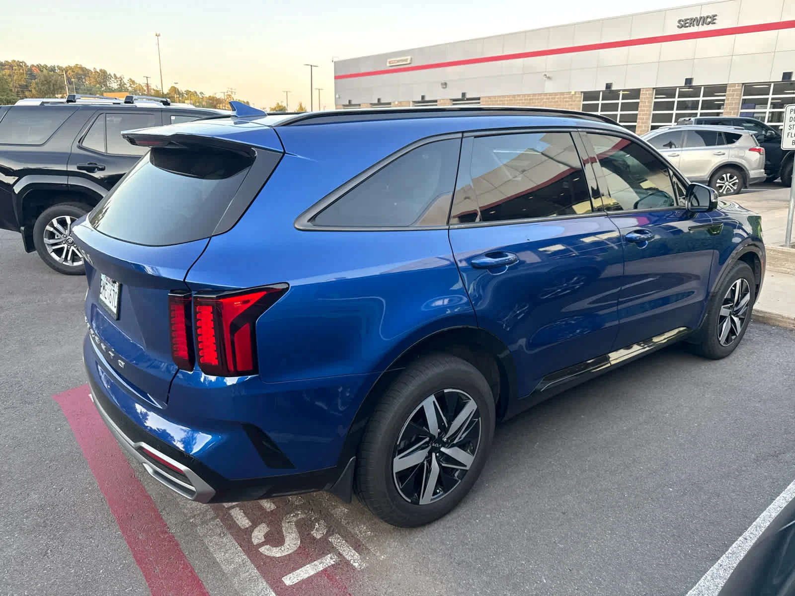 Used 2022 Sapphire Blue Kia S image 4