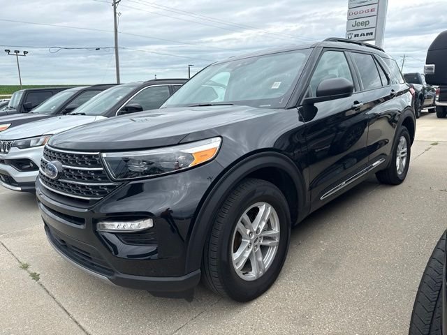 Used 2024 Black Ford XLT image 2