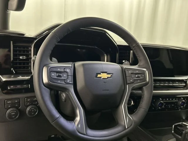 2025 Chevrolet Silverado 1500 LTZ - Photo 8