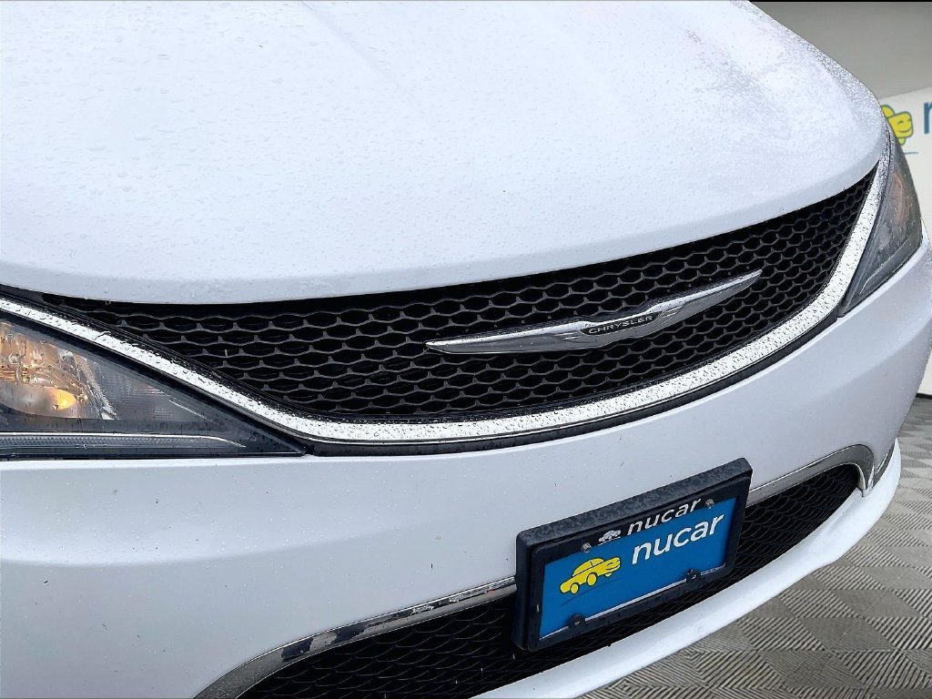 Used 2020 Bright White Clearcoat Chrysler Touring L image 26