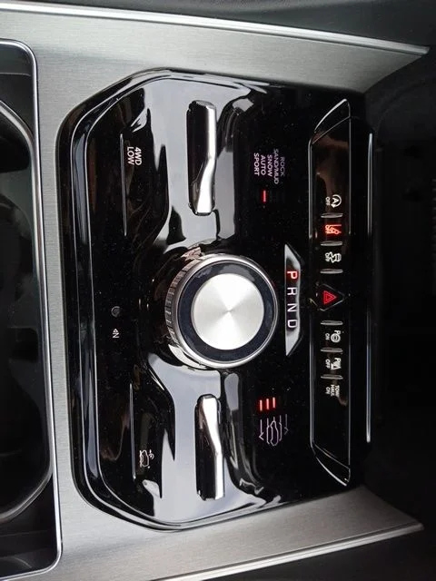 New 2026 Bright White Clear-Coat Exterior Paint Jeep Limited Reserve image 57
