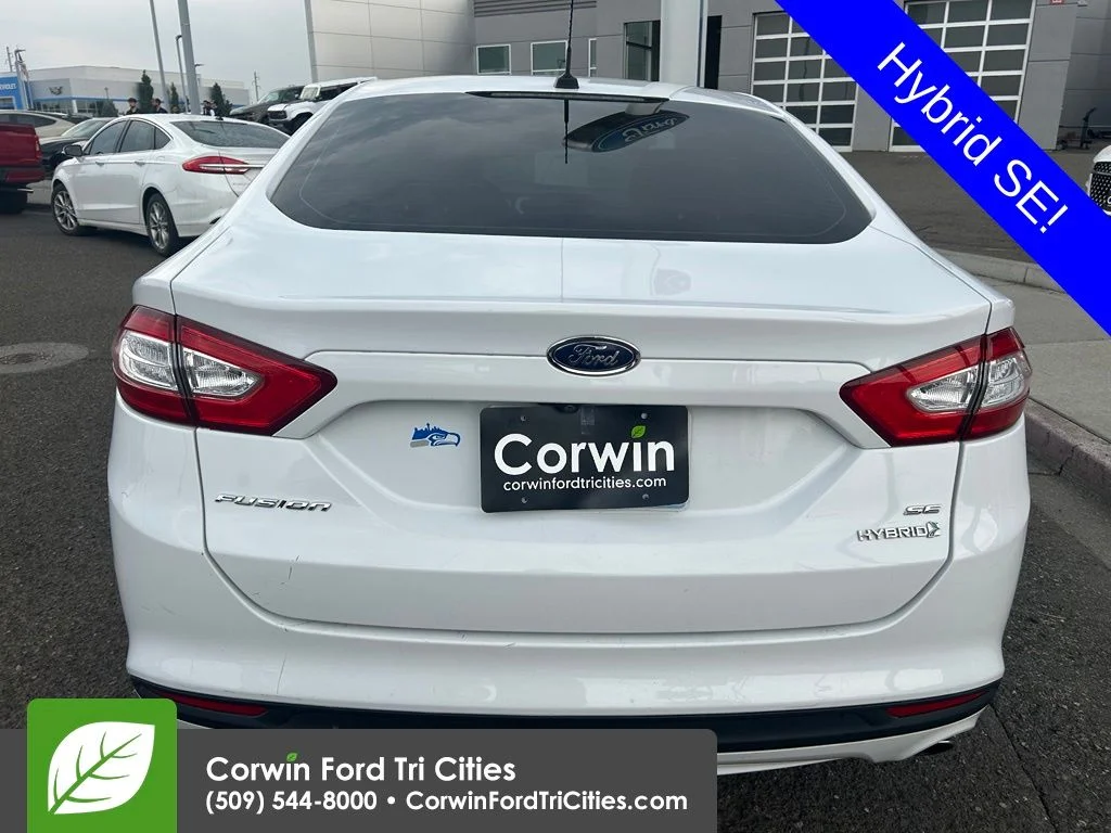 Used 2016 Oxford White Ford SE image 4